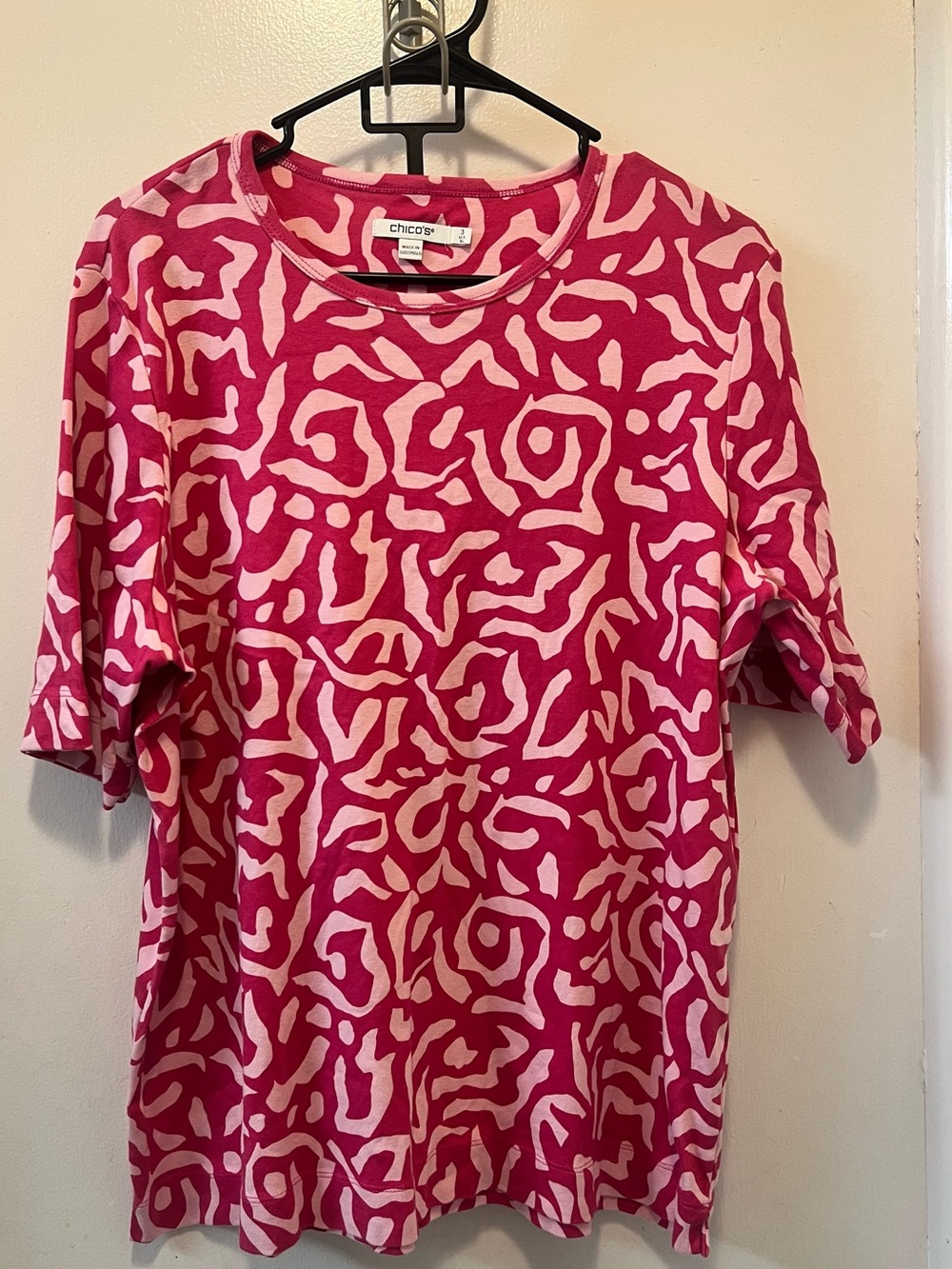 Chico's Fuchsia and Light Pink Abstract Print Short Sleeve Tee